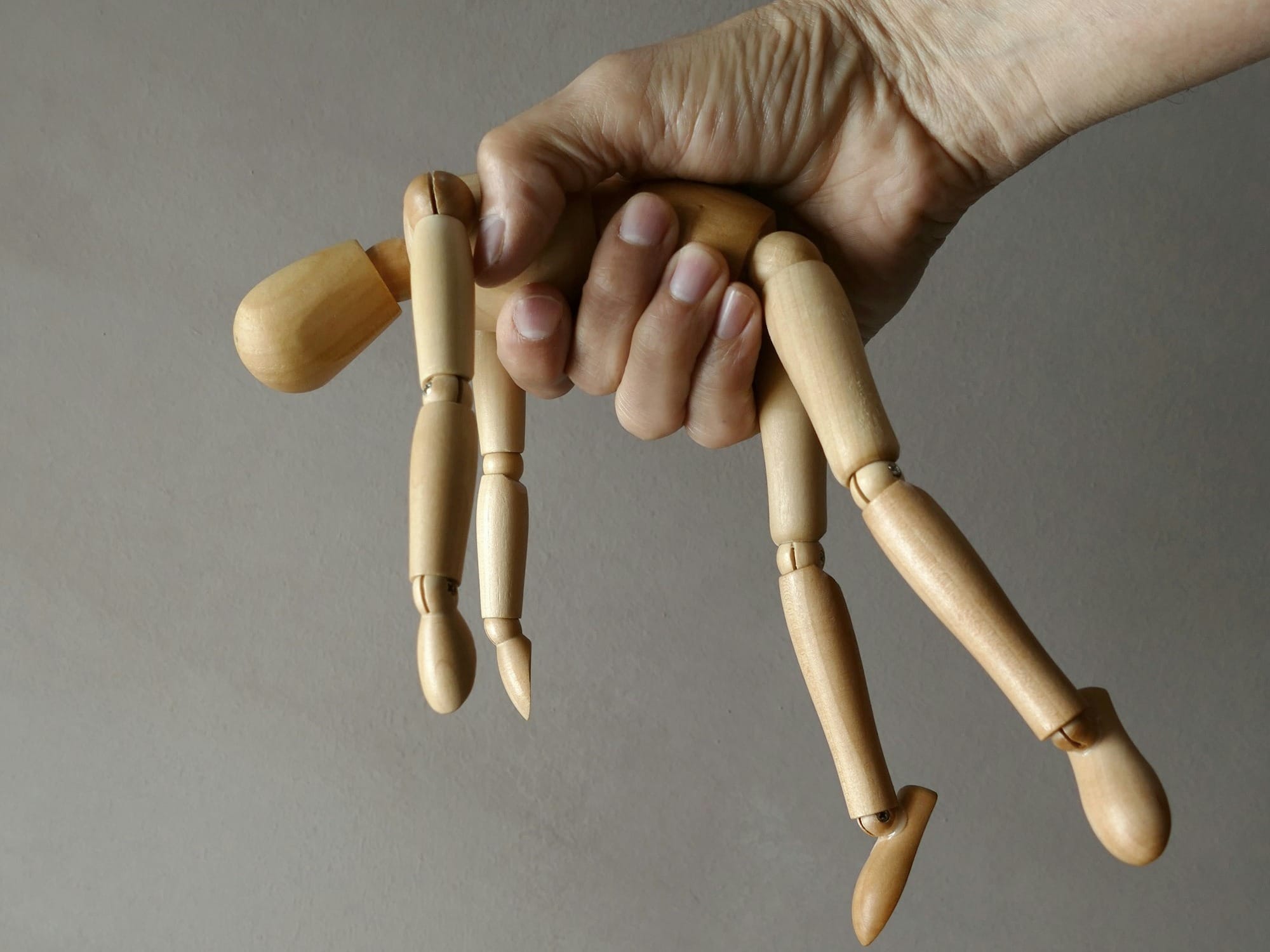 Outsmarting Manipulation: How to Spot the Tricks & Guard Your Mind